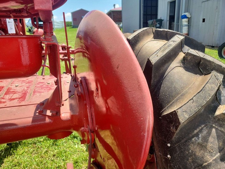 1947-farmall-b-with-mounted-cultivator-image-21