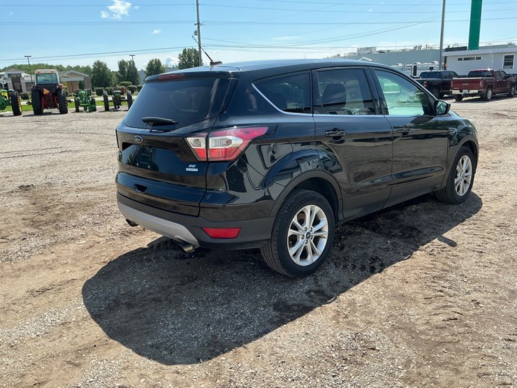 2017-ford-escape-se-image-5