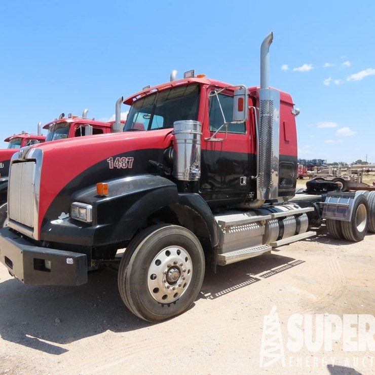 2012 WESTERN STAR 4900