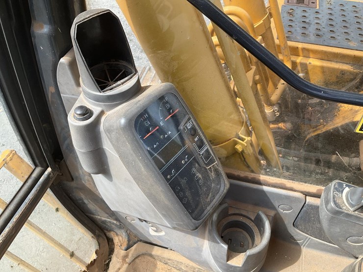 2004-deere-160c-lc-image-18