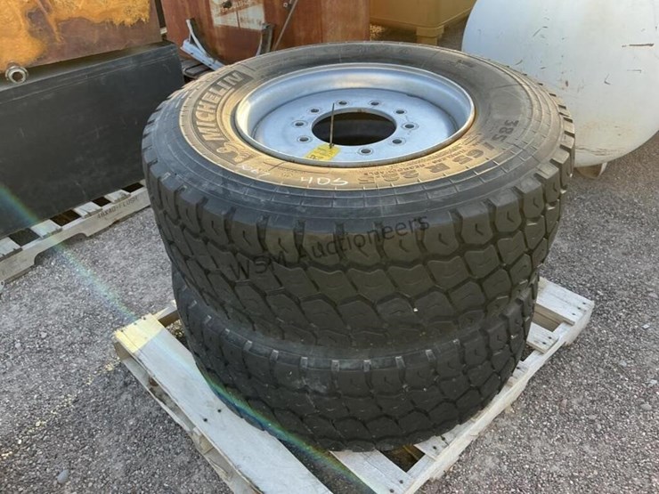 (2)-truck-wheels-&-tires-image-2