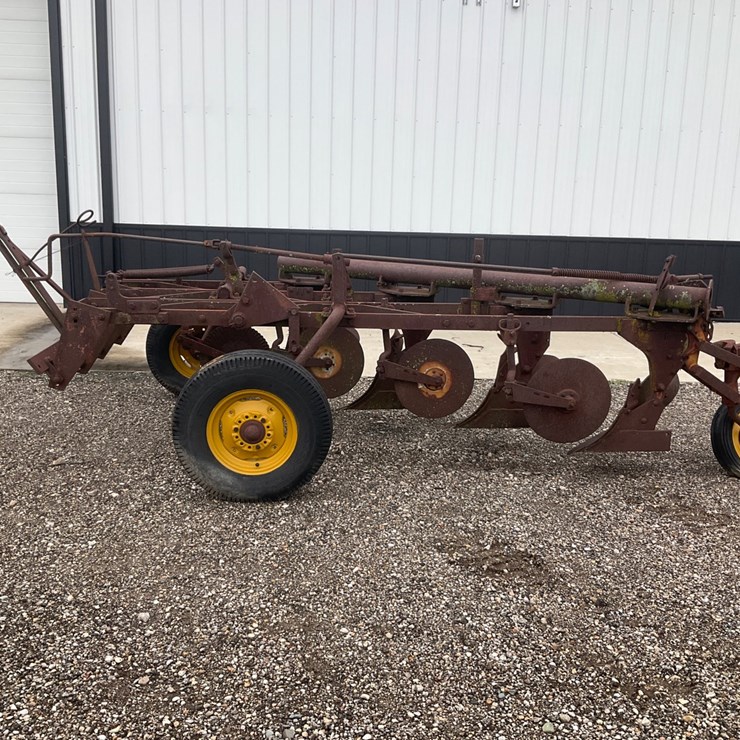 #5312 • 4-Bottom Pull-Type Moldboard Plow