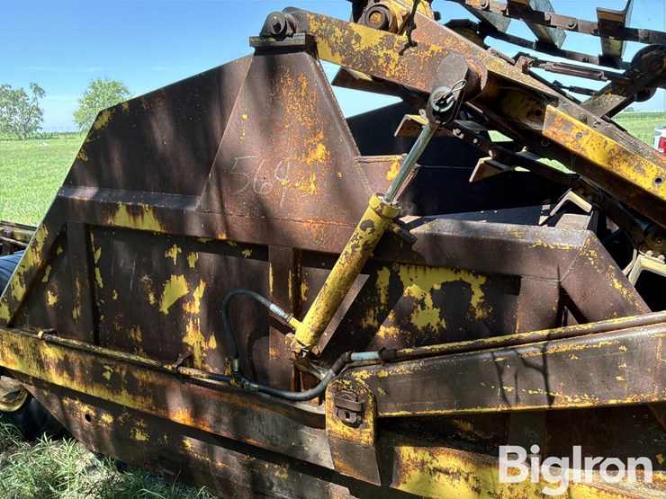 soil-mover-90-e-pull-type-scraper-image-13