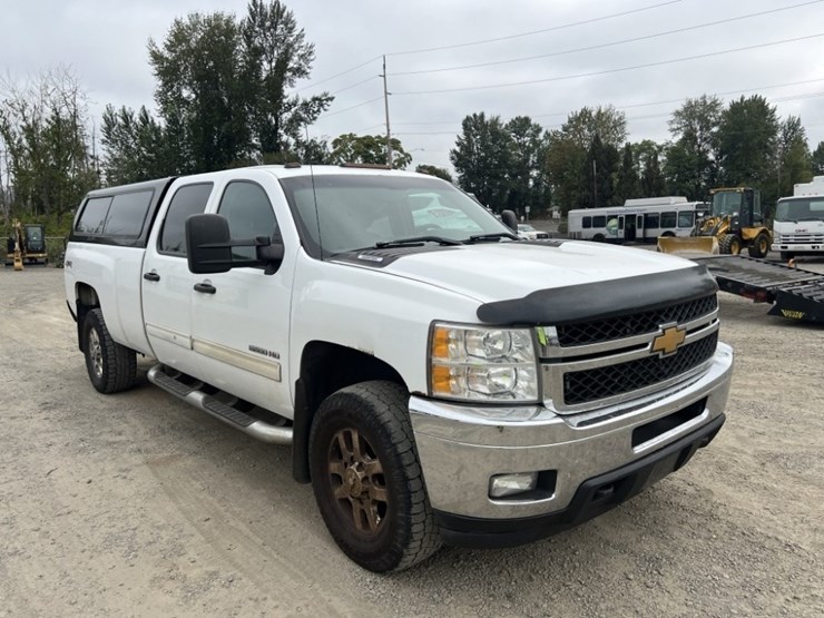 2014-chevrolet-silverado-3500-image-2