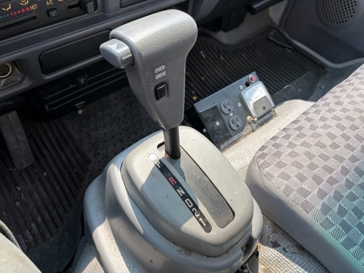 2007-gmc-w5500hd-image-28