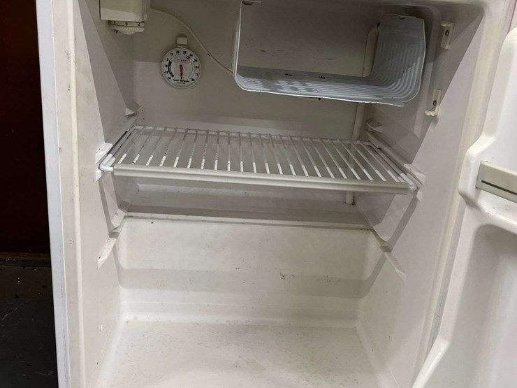 haier-mini-fridge-image-4
