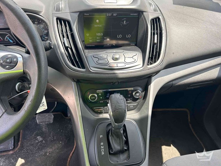2015-ford-escape-image-18