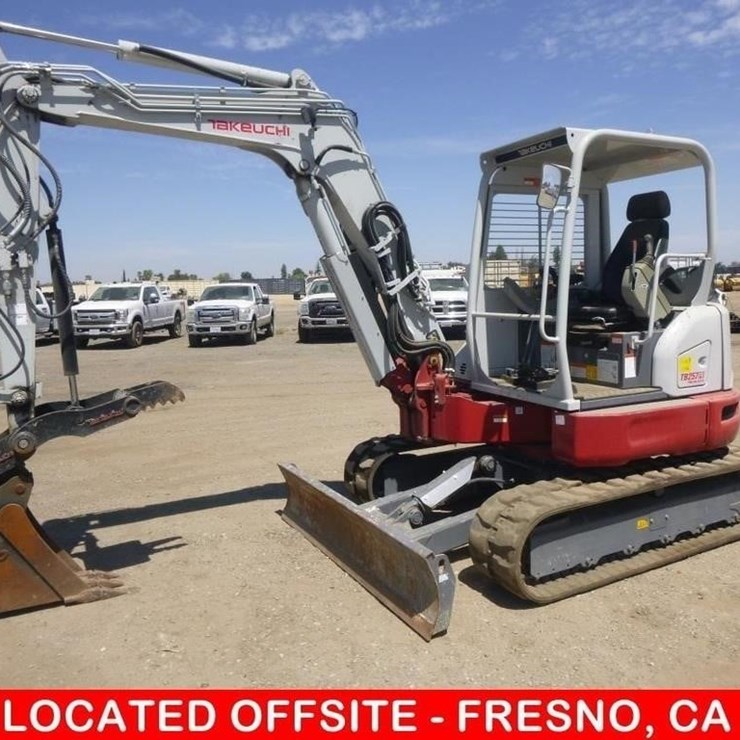 2024 TAKEUCHI TB257FR