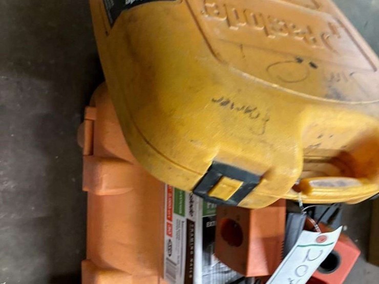 paslode-nailers,-batteries-and-chargers-image-2