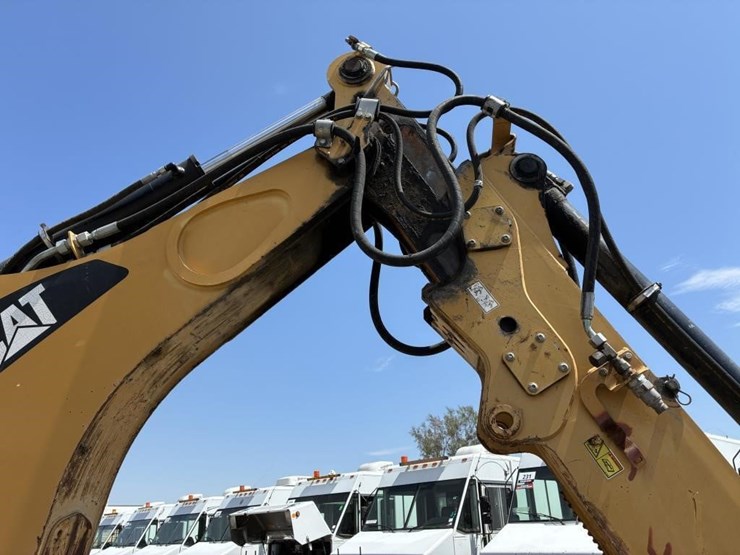 2008-caterpillar-420e-image-15