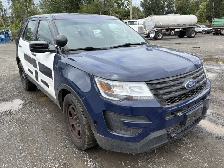 2017-ford-explorer-image-2