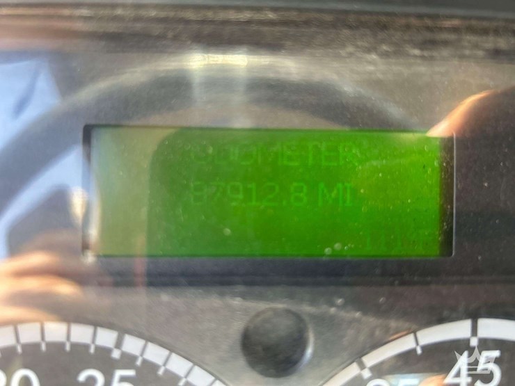 2020-freightliner-m2-106-image-6