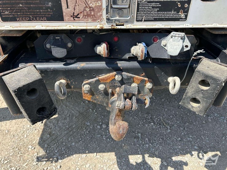 2019-freightliner-m2-106-image-22
