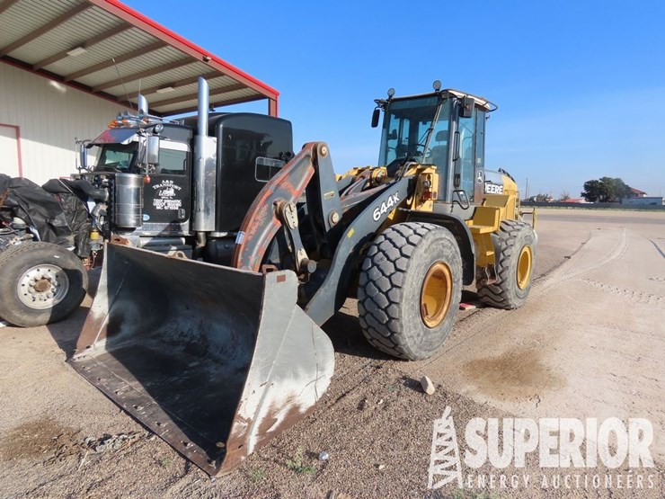 2010-deere-644k-image-1