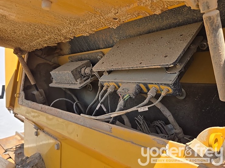2018-deere-850k-image-41