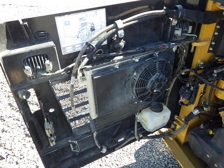 2014-caterpillar-226d3-image-18