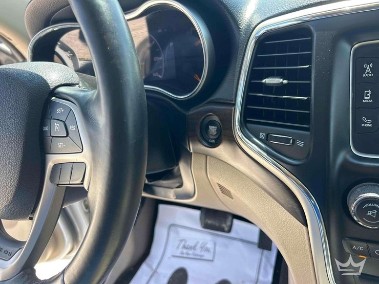 2017-jeep-grand-cherokee-image-14