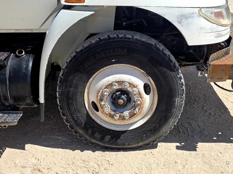 2008-international-durastar-4300-image-16