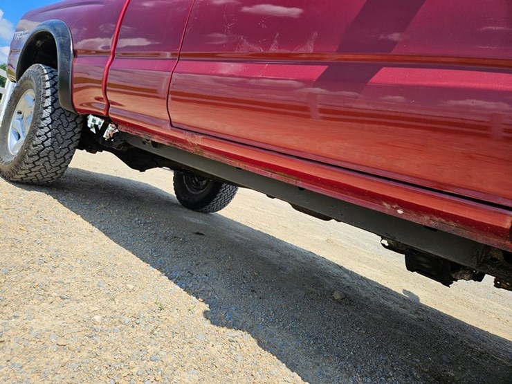 #25-•-2002-toyota-4x4-pickup-truck-image-39