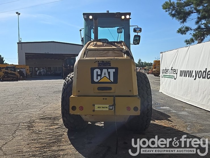 2020-caterpillar-cs56b-image-4