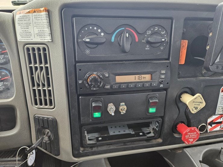 2011-international-durastar-4300-image-40
