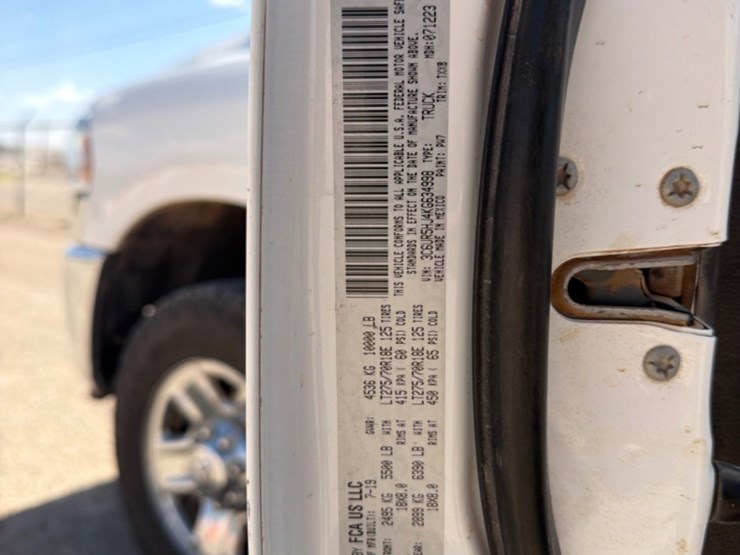 2019-dodge-ram-2500-image-13