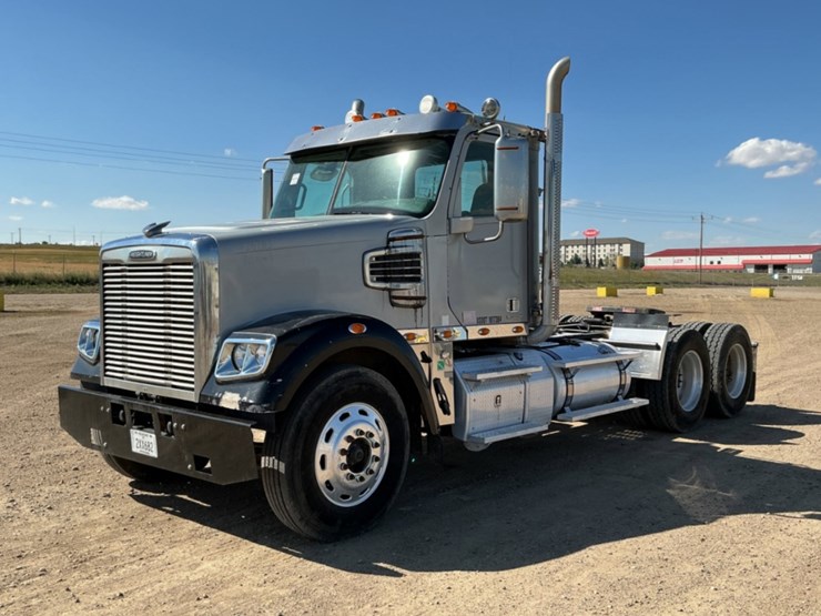 2013-freightliner-coronado-122-sd-image-1