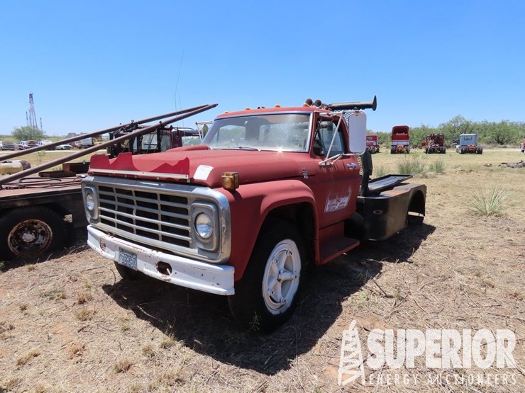 1973-ford-f700-image-1