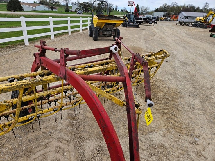 new-holland-256-image-10