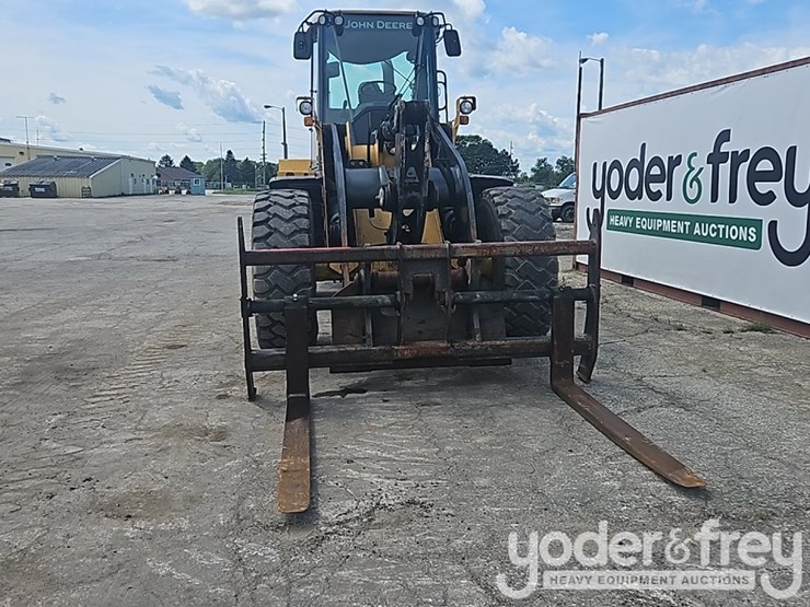 2014-deere-624k-image-9