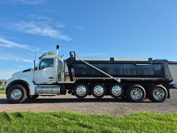 2025-kenworth-t880-image-2