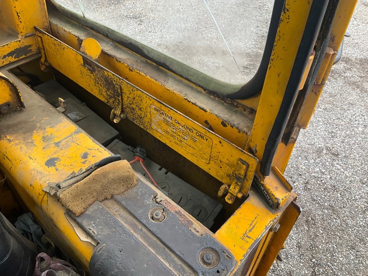john-deere-444-image-32