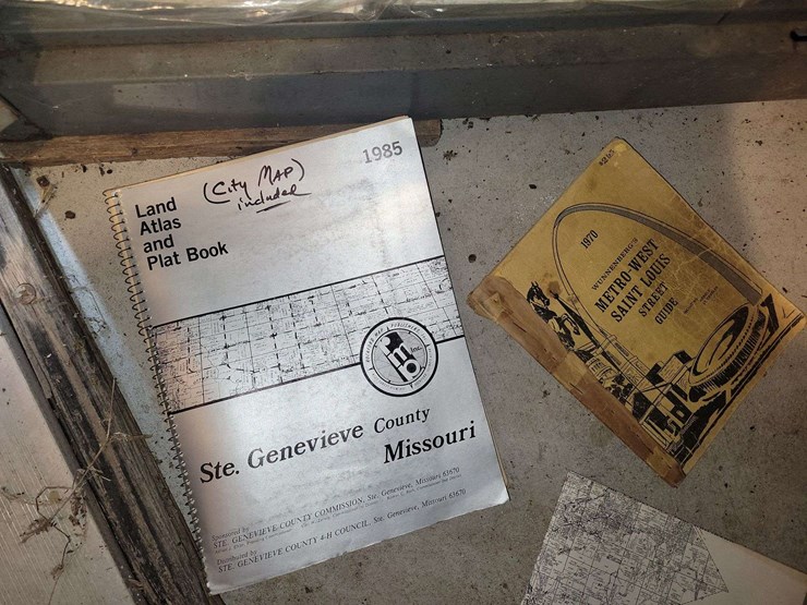 contents-of-two-shelves-image-7