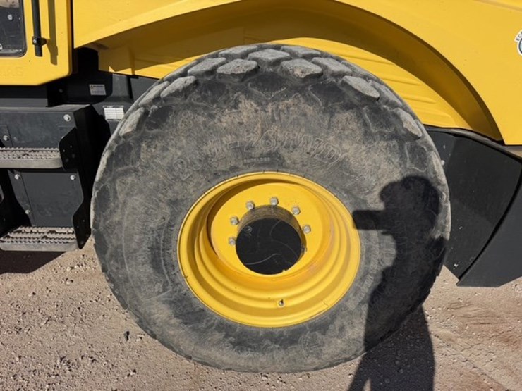 2022-bomag-bw213d-5-image-9