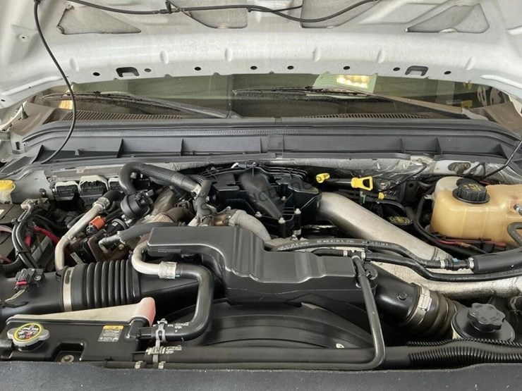 2011-ford-f550-image-12