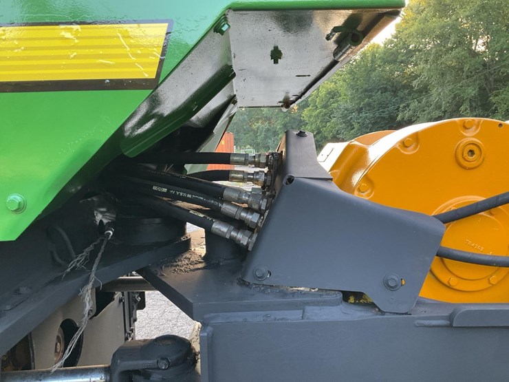 2006-deere-648g-iii-image-40