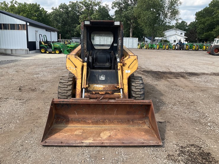 john-deere-325-image-8