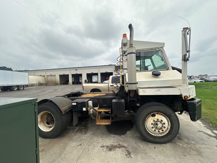 2011-capacity-tj5000-image-21