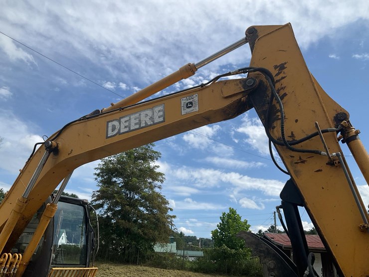 2004-deere-160c-lc-image-40