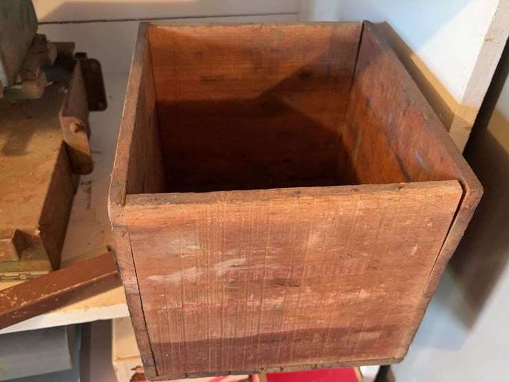 contents-of-three-shelves-image-5