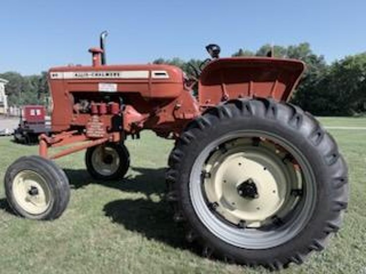 #6052-•-1964-allis-chalmers-d-19-high-crop-tractor---off-site-image-5