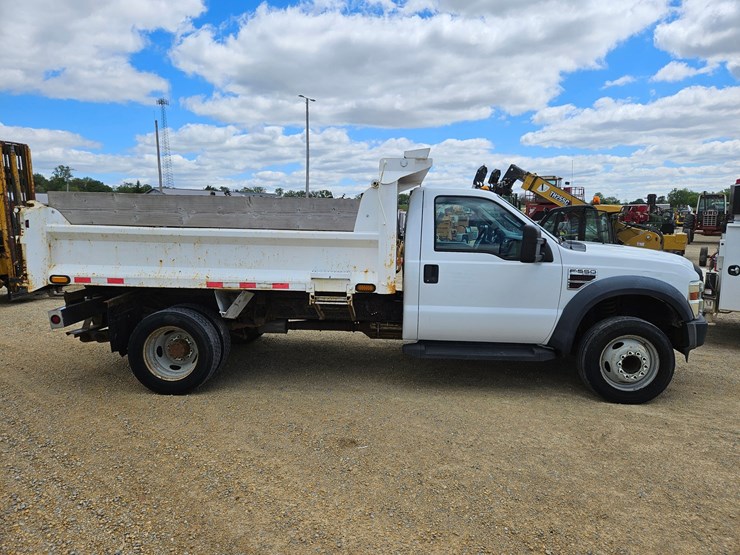 2009-ford-f550-image-50