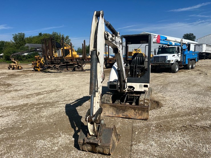 2004-bobcat-334d-image-12