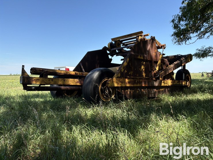 soil-mover-90-e-pull-type-scraper-image-4