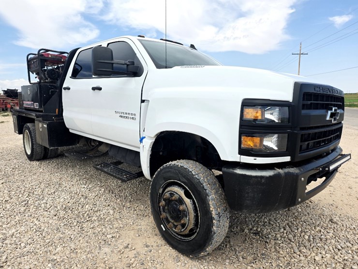 2023-chevrolet-silverado-4500hd-image-3
