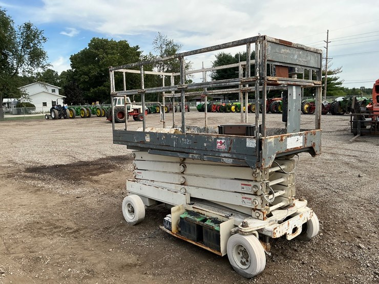 #1310-•-terex-aerials-ts26-scissor-lift-image-4