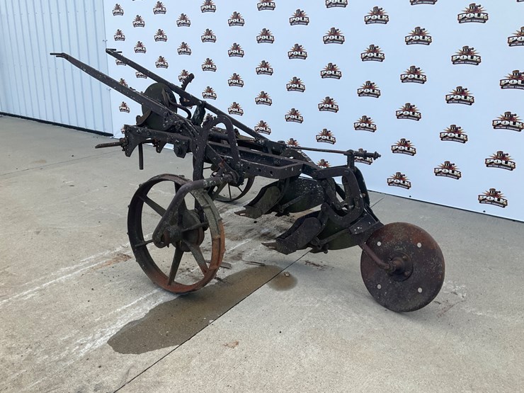 #5303-•-antique-2-bottom-pull-type-moldboard-plow-on-steel-wheels-image-2