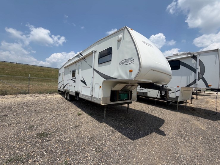 2005-trail-lite-bay-hauler-fifth-wheel-image-4