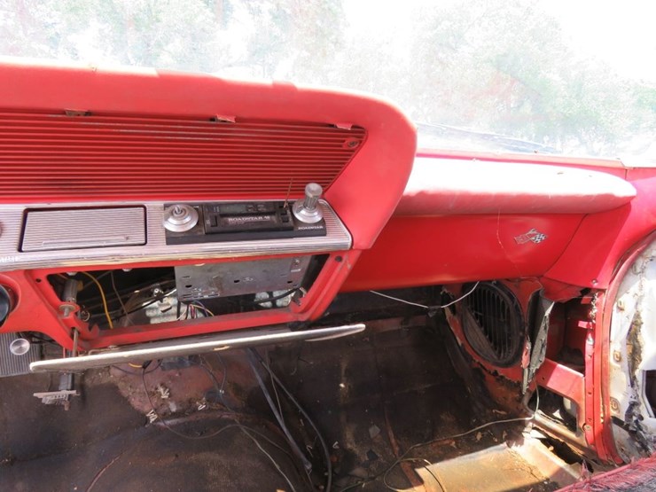 1961-chevrolet-impala-bubbletop-image-17