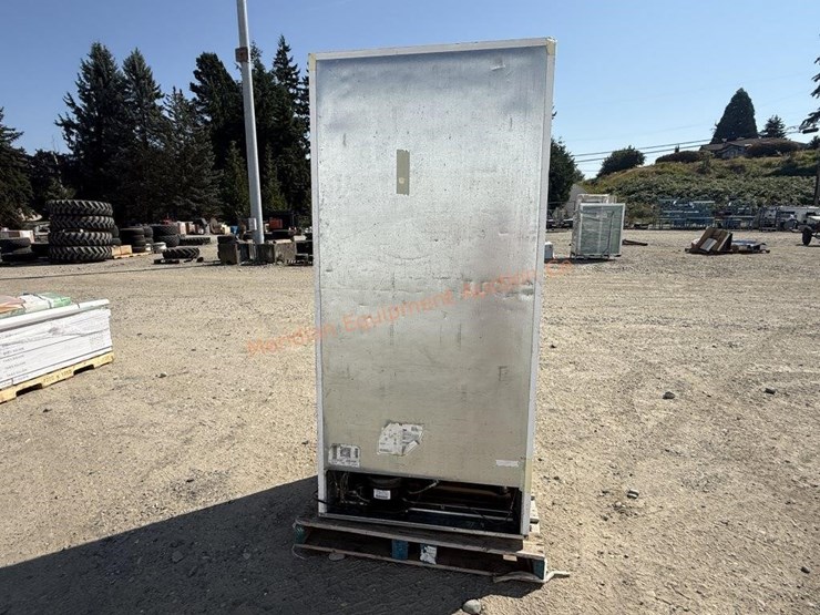frigidaire-standup-freezer-image-4